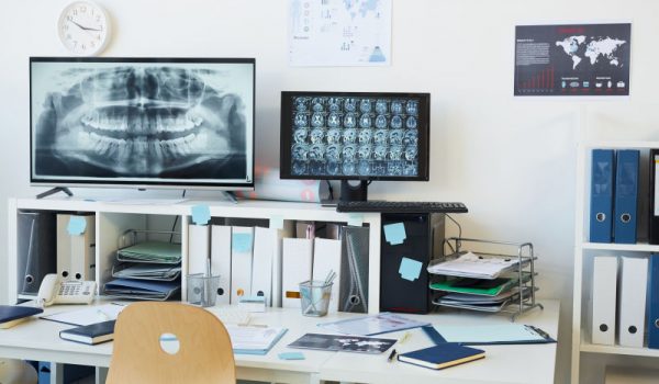 computer-equipment-in-dental-clinic-D3D74GE (1) omputer-equipment-in-dental-clinic-D3D74GE (1)